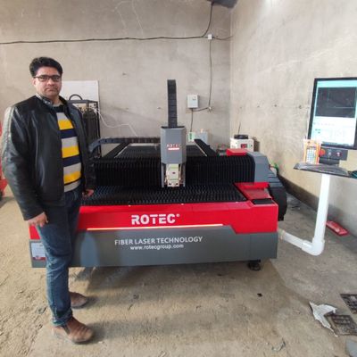 تجربه خرید موفق مشتری از دستگاه برش لیزر فلز RT1530Z با پشتیبانی حرفه‌ای روتک