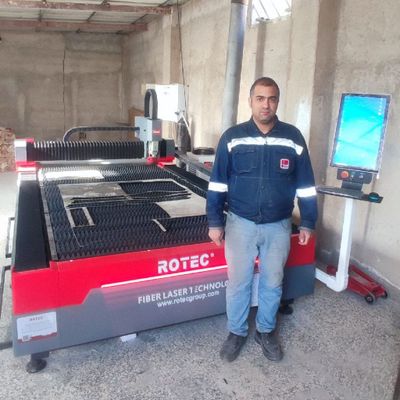 رضایت مشتری از کیفیت برش دستگاه برش لیزر فلز RT1530Z در کارخانه تولید قطعات فلزی